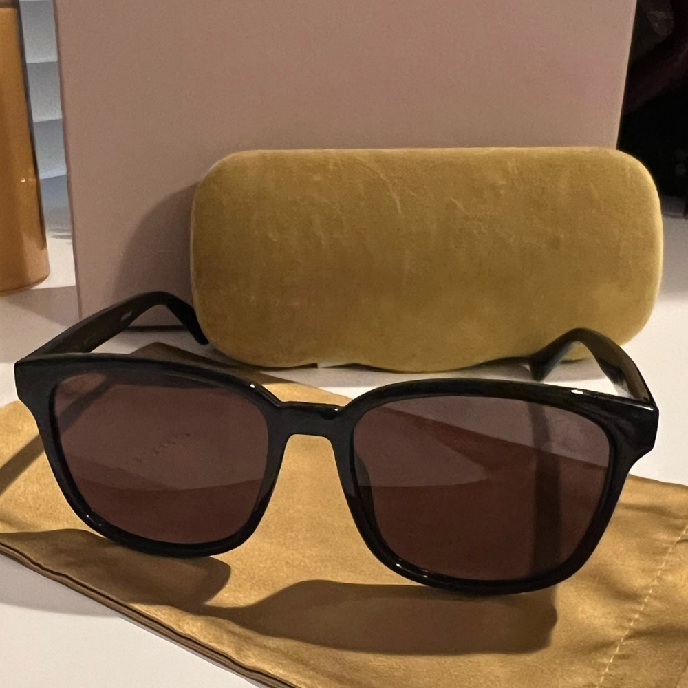 EUC Black Square Gucci Sunglasses- Authentic